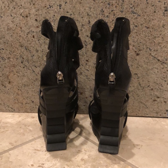 New Camilla Skovgaard architectural cage gladiator wedge platform floating heels - Picture 5 of 7